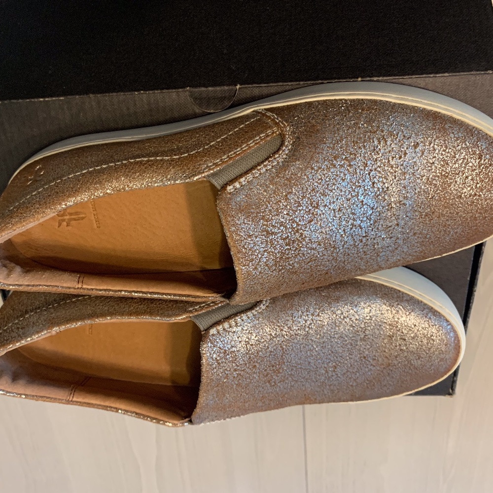 Frye Lena Slip On, Brand new in Box, Silver multi